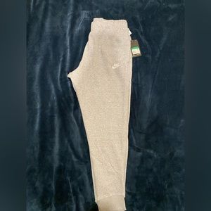 Light gray Nike sweatpants joggers. Men’s size XL. New with tag.